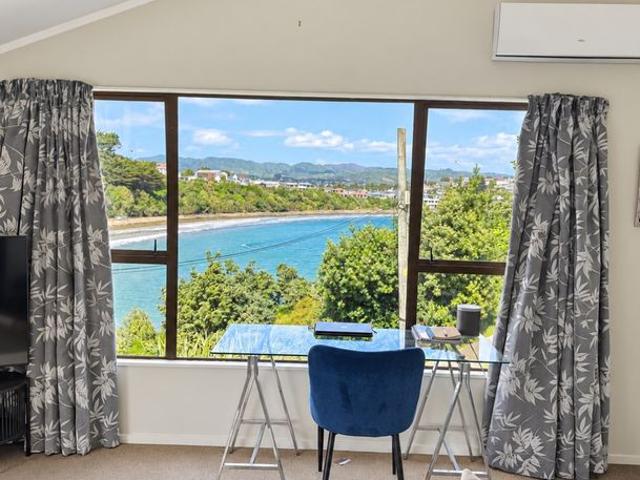 Apartment for rent in Tītahi Bay, Porirua