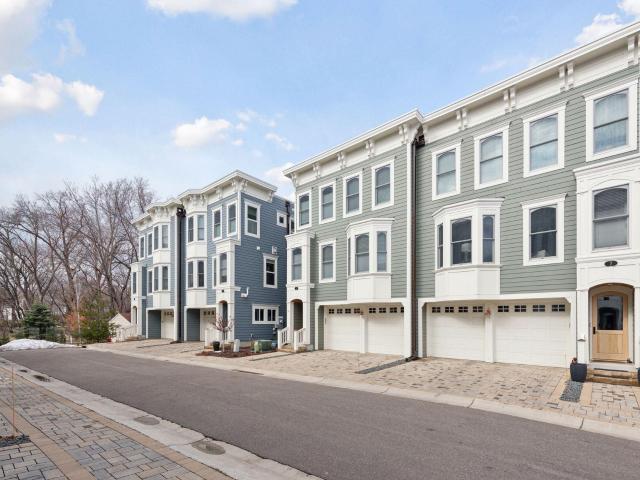 Townhouse for sale in Excelsior