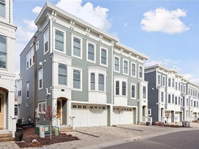 Townhouse for sale in Excelsior Townhouse for sale in Excelsior