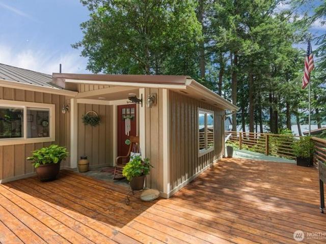 House for sale in Cathlamet, Washington