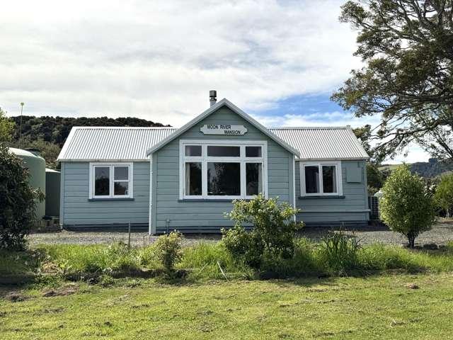 House for sale in Otakou