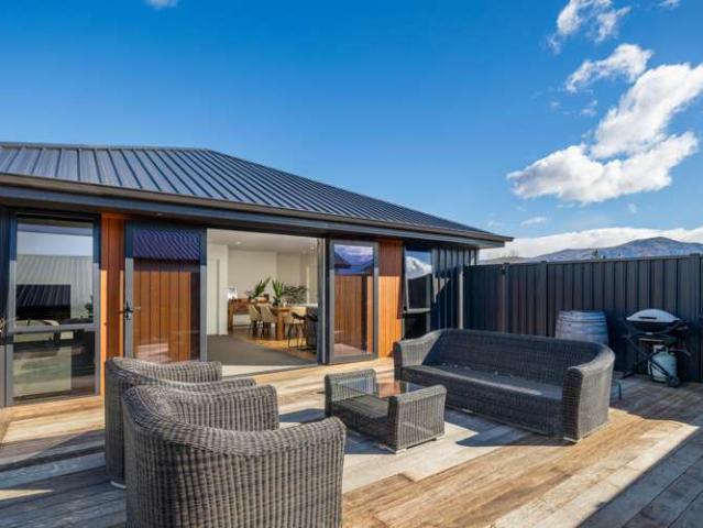 House for sale in Otakou