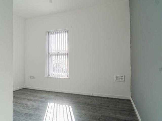 House for rent in Calderstones