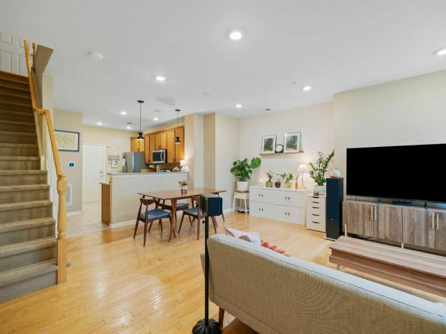 Townhouse for sale in Wood Ridge Townhouse for sale in Wood Ridge