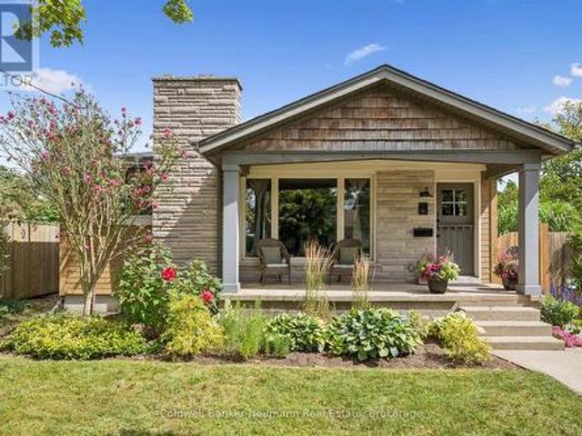 House for sale in Onward Willow Neighbourhood Group, Guelph