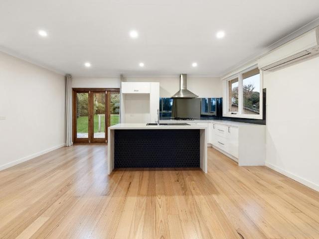 House for rent in Mooroolbark Heights Estate, Melbourne