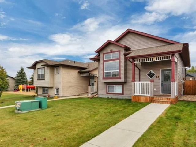 House for sale in Sylvan Lake, Alberta
