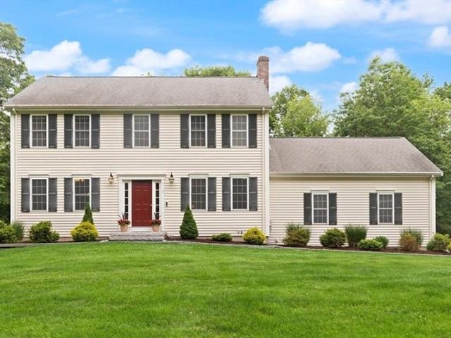 House for sale in Medway, Massachusetts