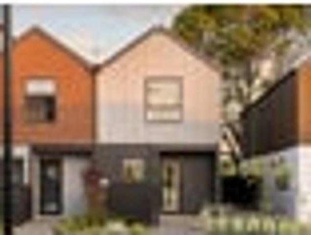 Townhouse for sale in Chaslands, Canterbury