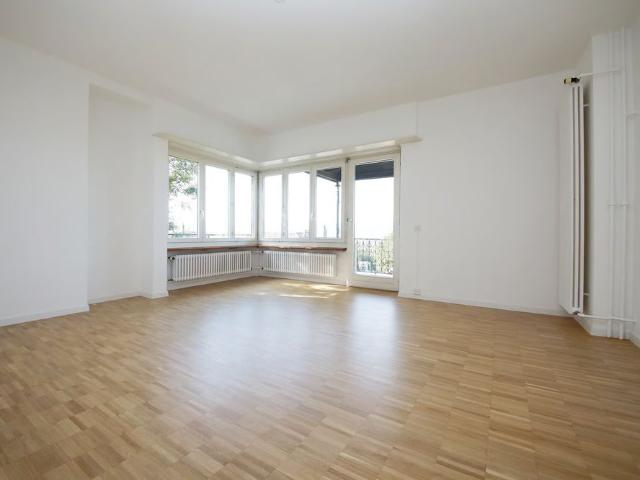 Apartment mieten in Einigen, Zürich
