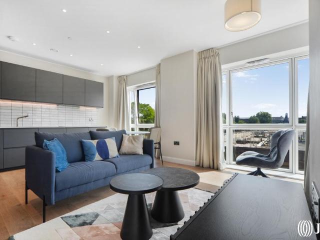 Apartment for rent in Mill Meads, Greater London