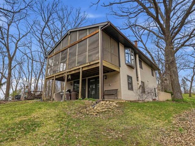 House for sale in Apple River, Illinois