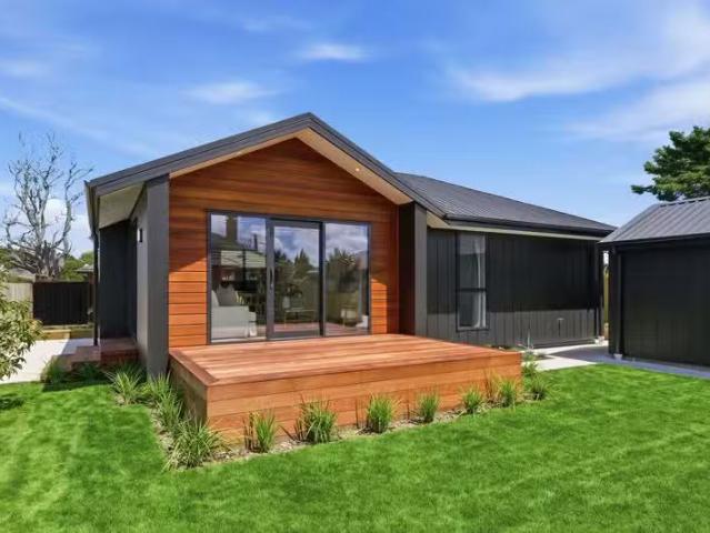 House for sale in Chaslands, Canterbury