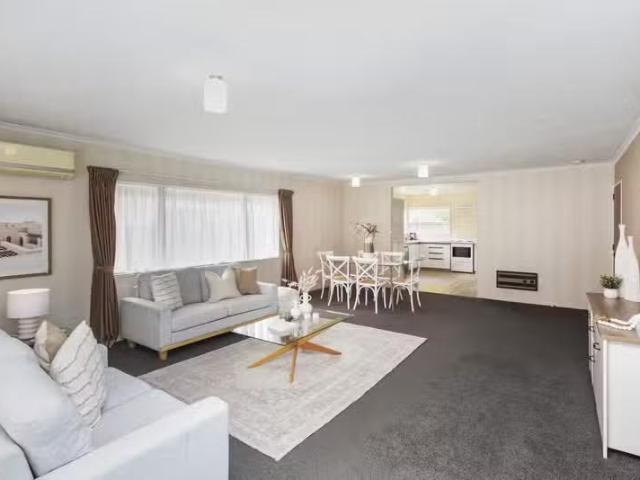 House for sale in Chaslands, Canterbury
