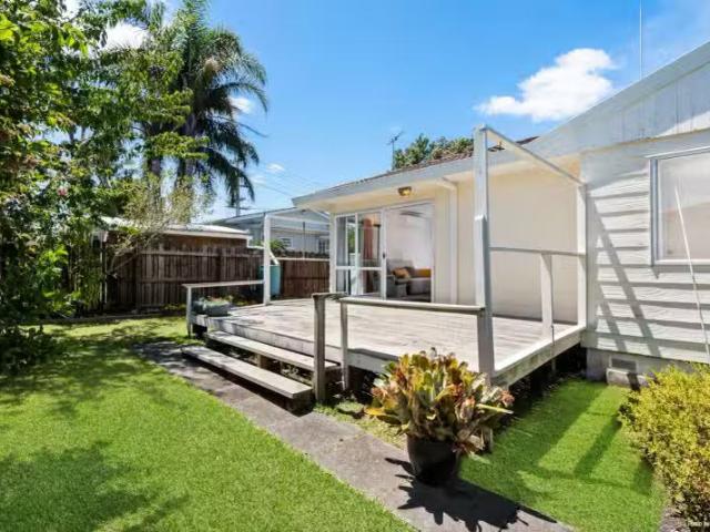 House for sale in Oratia, Oroua County