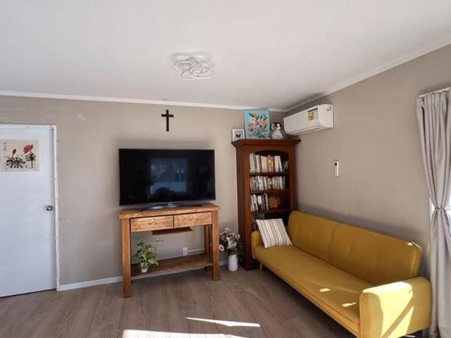House for rent in Henderson-Massey, Rapanui