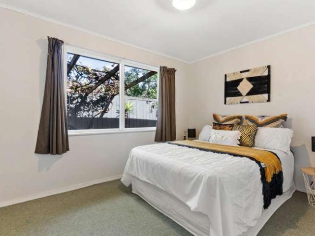 House for sale in Oratia