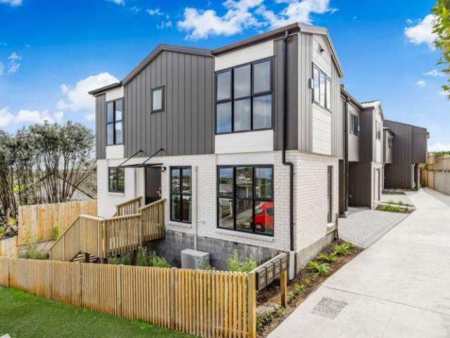 Townhouse for sale in East Tamaki