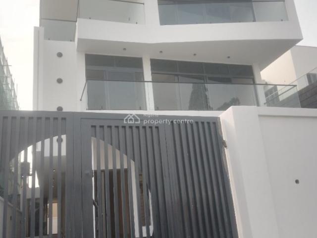 House for sale in Eti Osa, Lagos