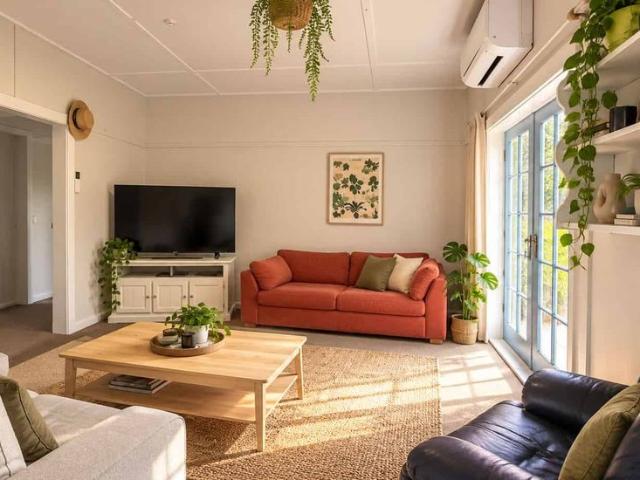 House for rent in Mitchelltown, Wellington
