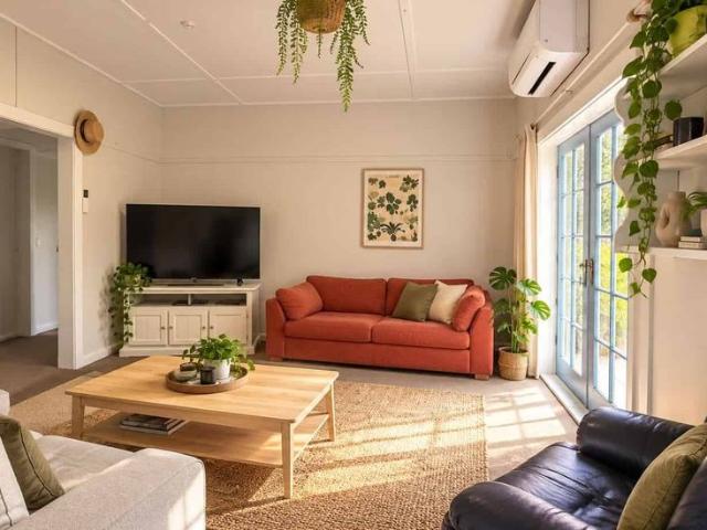 House for rent in Mitchelltown, Wellington