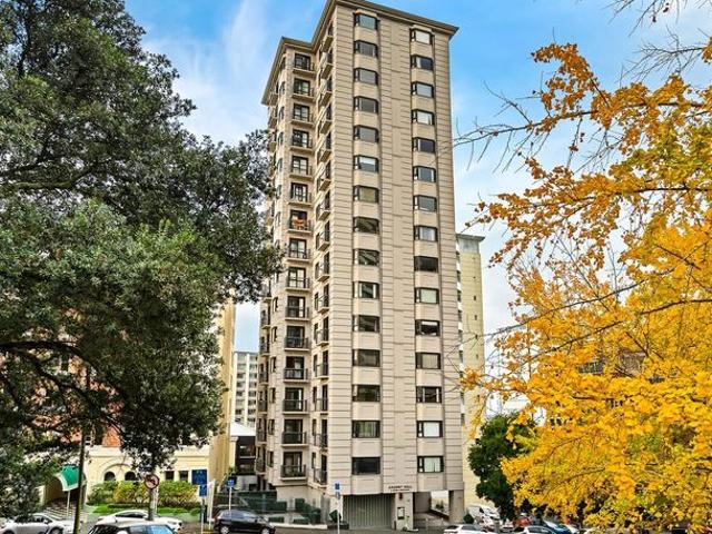 Apartment for rent in Te Tōangaroa, Auckland