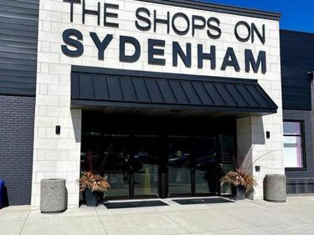Commercial for rent in Strathroy-caradoc, Ontario
