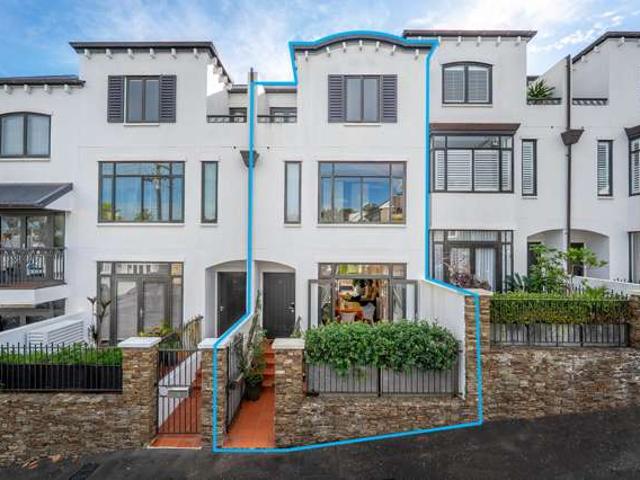 Townhouse for sale in Auckland, Oroua County