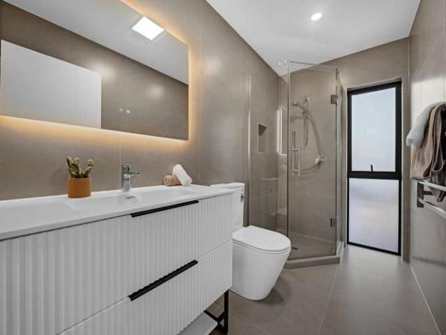 House for sale in Avondale