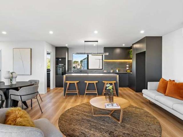 Townhouse for sale in Balmoral