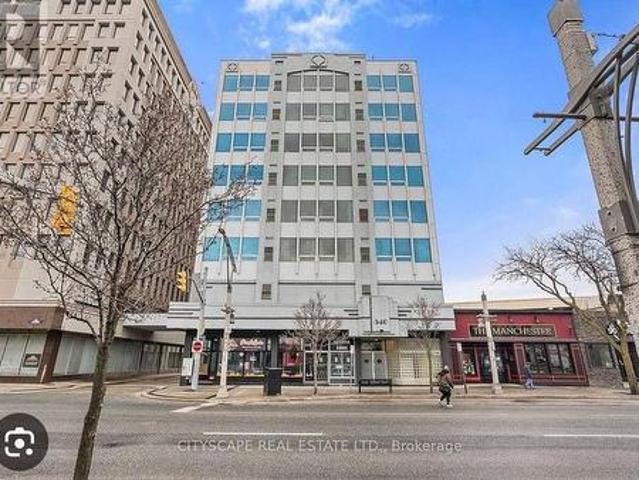 Condo for sale in City Centre, Windsor