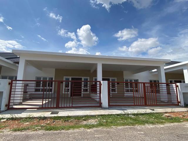 Terraced House for sale in Malaka