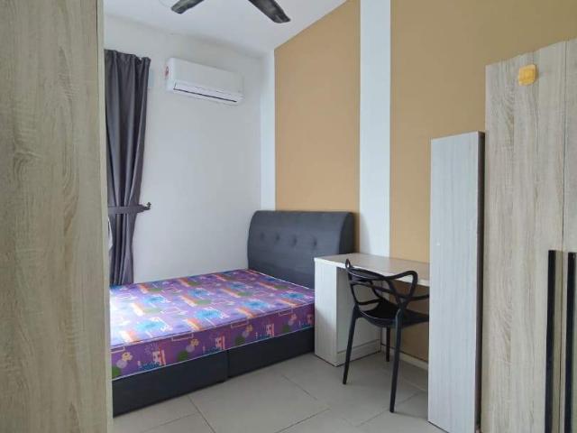 Room for rent in Petaling, Alam Impian