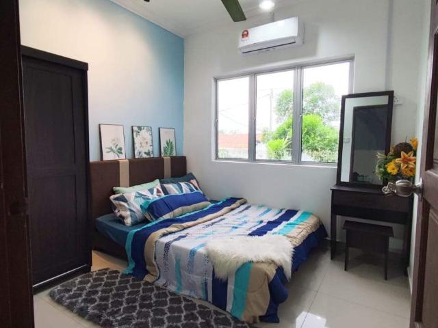 Room for rent in Sendayan Village, Negeri Sembilan
