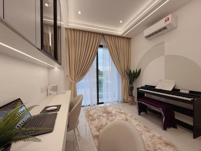 Terraced House for sale in Malaka