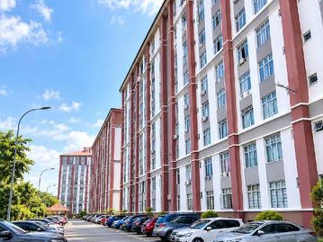 Apartment for sale in Putatan, Bahagian Pantai Barat