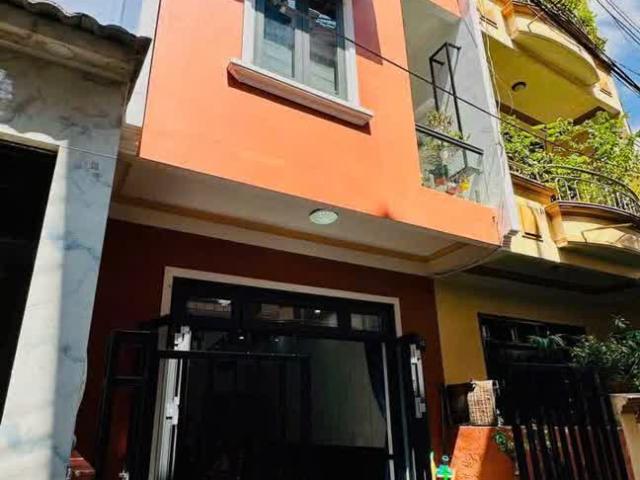 Nhà mặt phố bán
