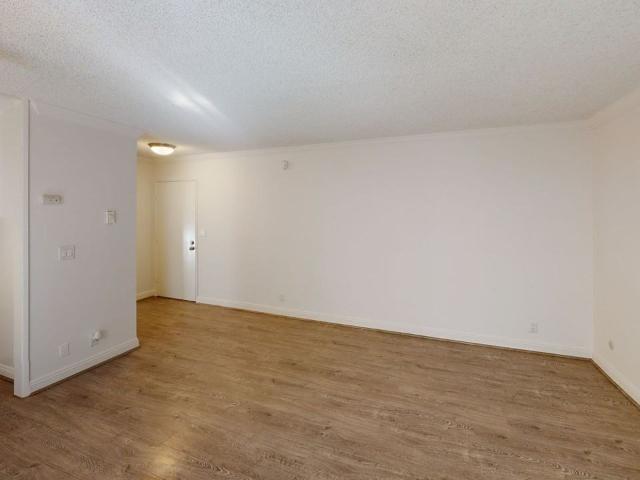 Apartment for rent in Canoga Park, California