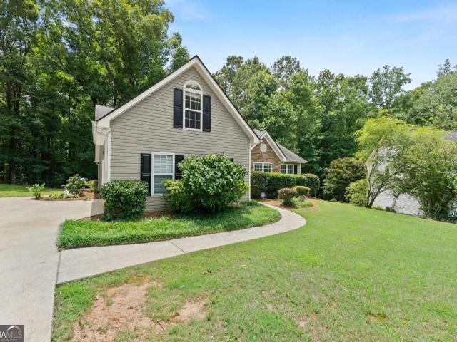 House for sale in Flowery Branch, Georgia