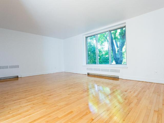 Apartment for rent in Hampstead, Quebec