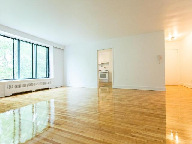 Apartment for rent in Côte-des-Neiges–Notre-Dame-de-Grâce, Hampstead