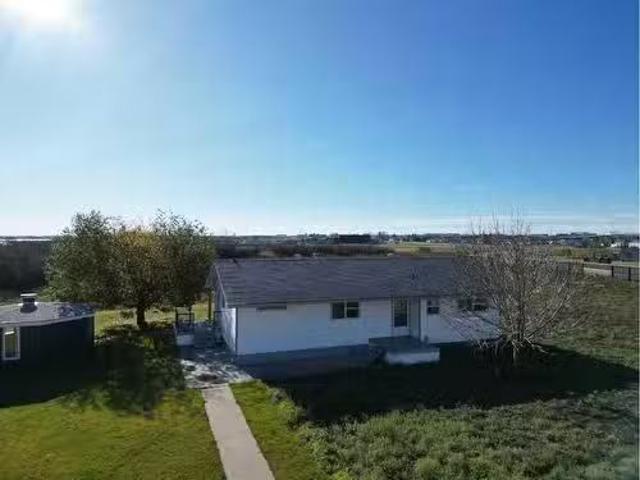 House for sale in Woking, Alberta