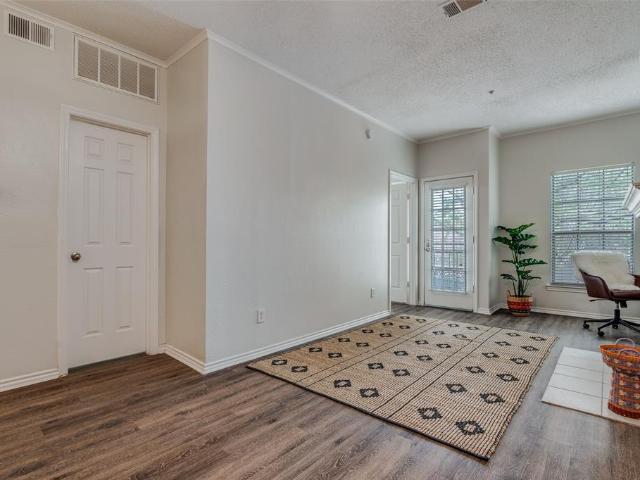 Condo for sale in Dallas, Texas