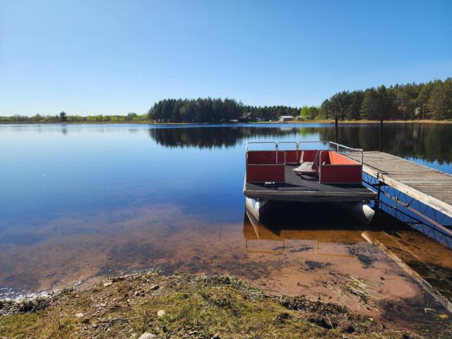 House for sale in Pine Lake