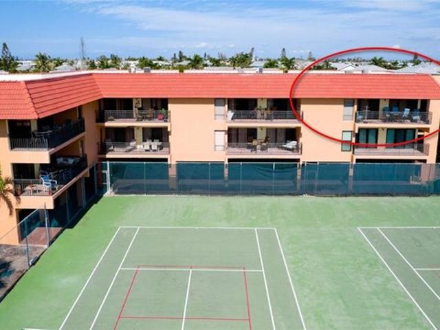 Condo for sale in Holmes Beach, Florida