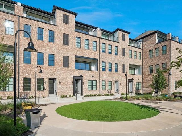 Townhouse for sale in Addison, Texas