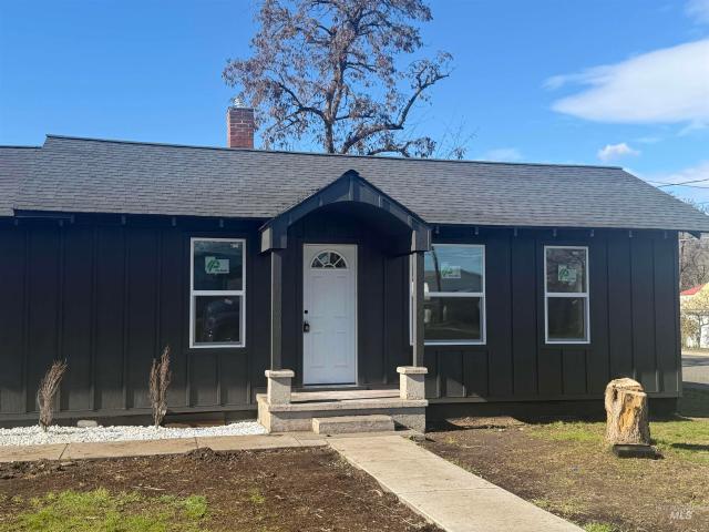 House for sale in Clarkston, Washington