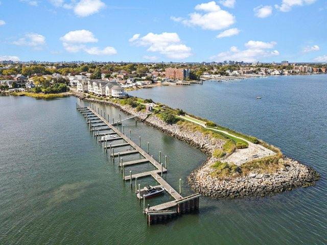 Condo for sale in The Bronx, Arverne