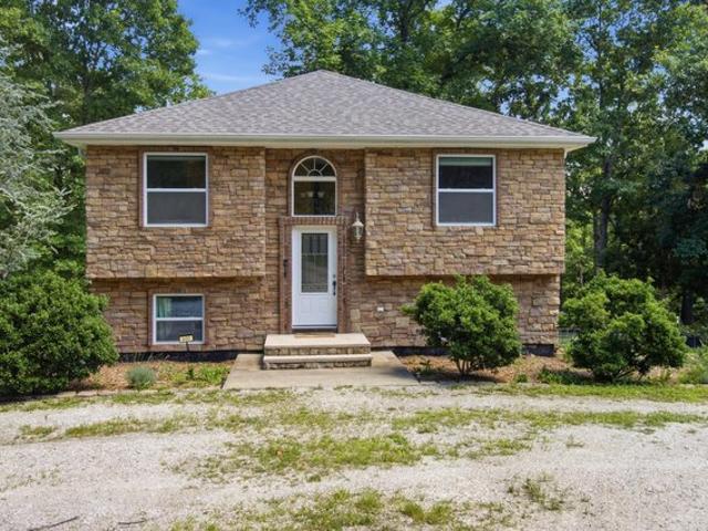 House for sale in Stone, Missouri