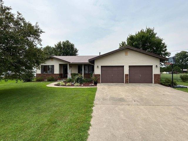 House for sale in Flora, Clay County